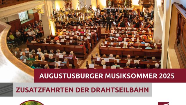 Mit Besuchern gefüllte Stadtkirche zum Augustusburger Musiksommer sowie Bild der Drahtseilbahn Augustusburg